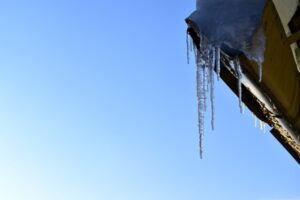 Winterize your gutters - BBRoofing.com - Nebraska and Kansas